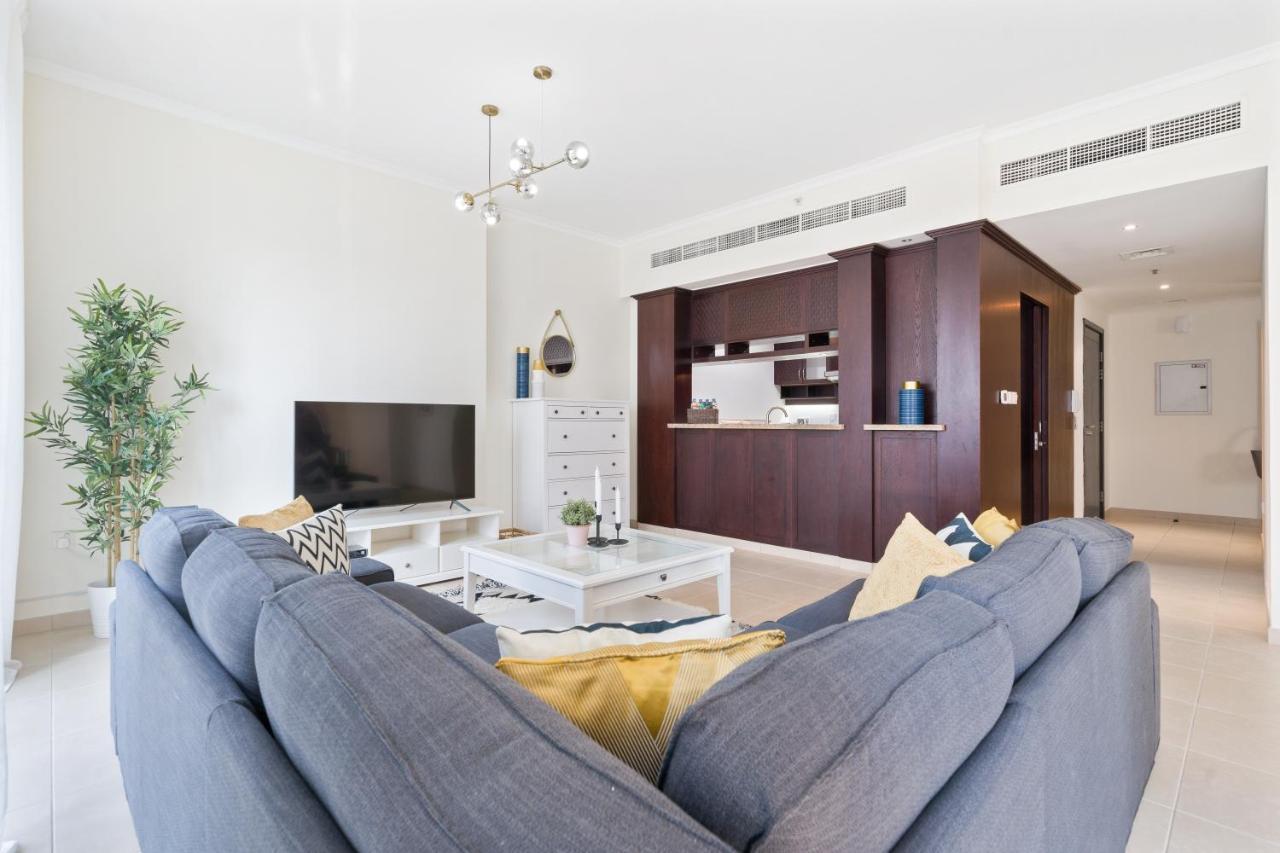 Stylish Apartment With Partial Burj Khalifa View Дубай Экстерьер фото